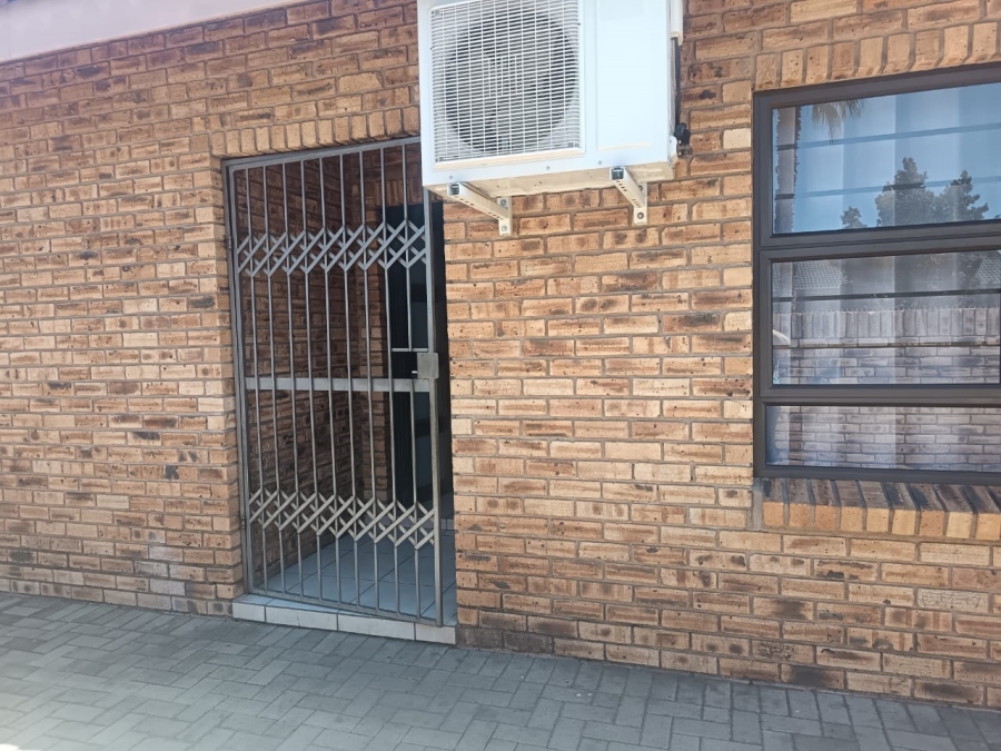 3 Bedroom Property for Sale in Riviera Northern Cape